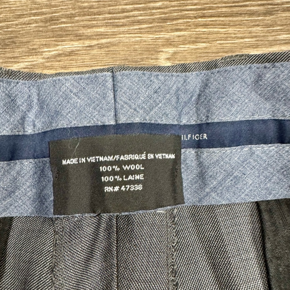 Tommy Hilfiger Gray Dress Pants Mens 34x32 Flat Front Classic Career Trousers - Picture 3 of 7